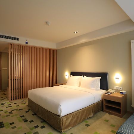 Holiday Inn Express Zhangjiakou Park View Bagian luar foto