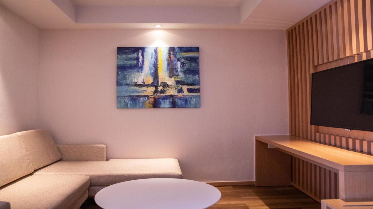 Holiday Inn Express Zhangjiakou Park View Bagian luar foto