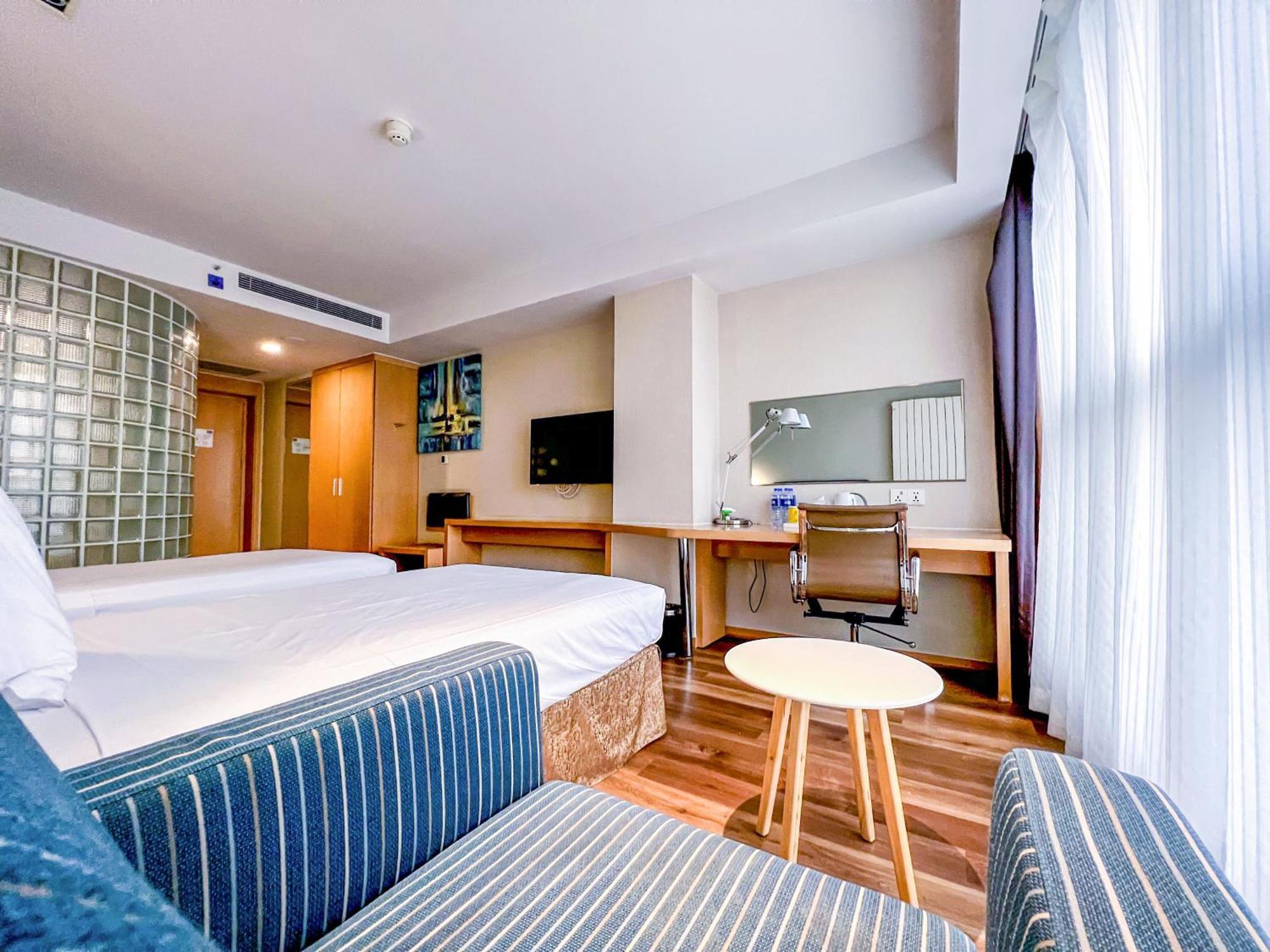 Holiday Inn Express Zhangjiakou Park View Bagian luar foto