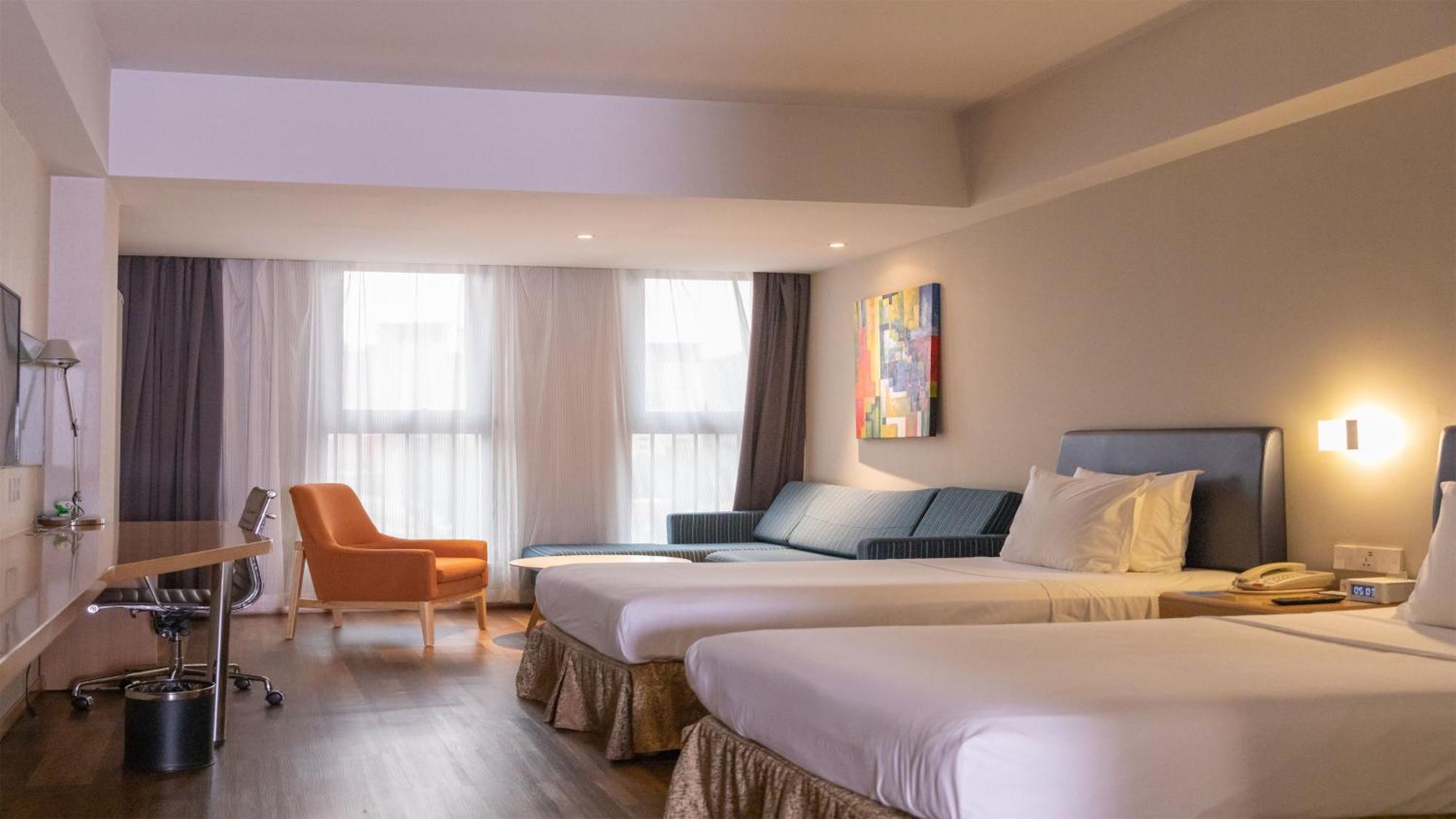 Holiday Inn Express Zhangjiakou Park View Bagian luar foto